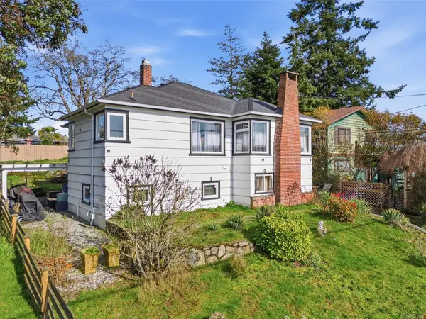 730 Burnside Rd W, Saanich BC V8Z 1N1 - 5 bed, 3 bath in Saanich