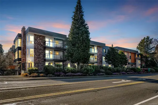 1725 Cedar Hill Cross Rd # 301, Saanich BC V8P 2P8 - 2 bed, 1 bath in Saanich