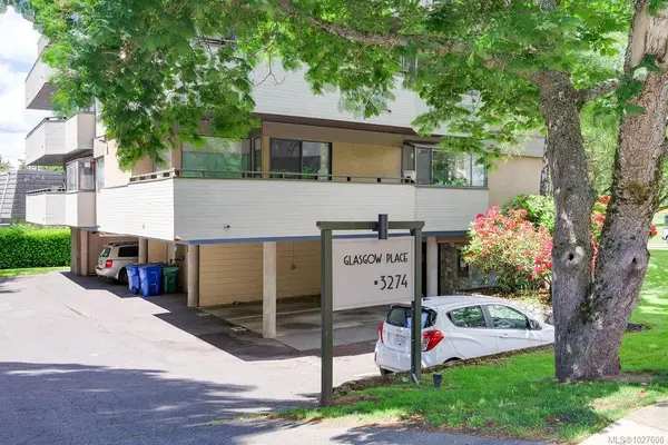 3274 Glasgow Ave # 402, Saanich BC V8X 1M2 - 2 bed, 1 bath in Saanich