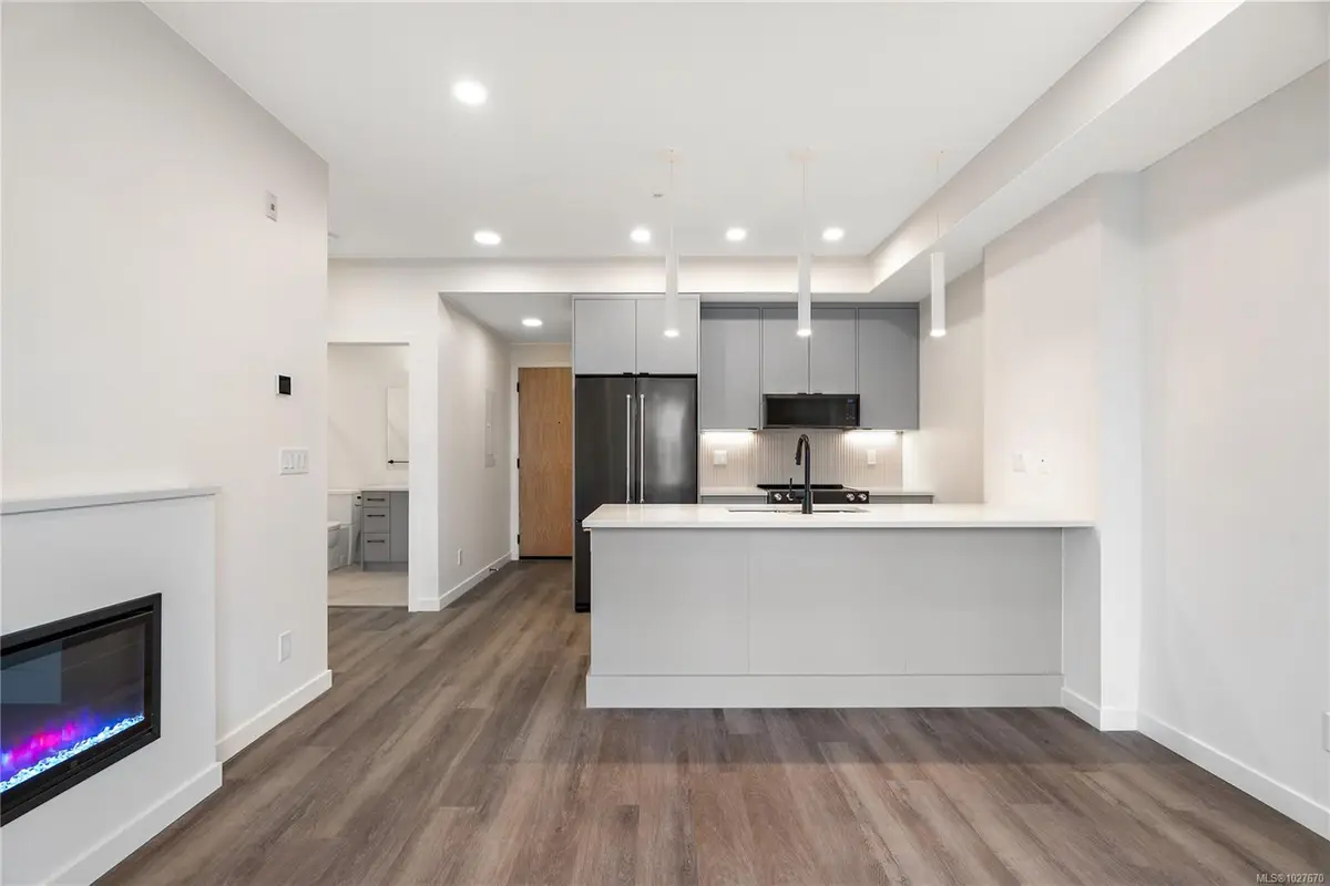 610 Lampson St #507, Esquimalt BC V9A 0L4
