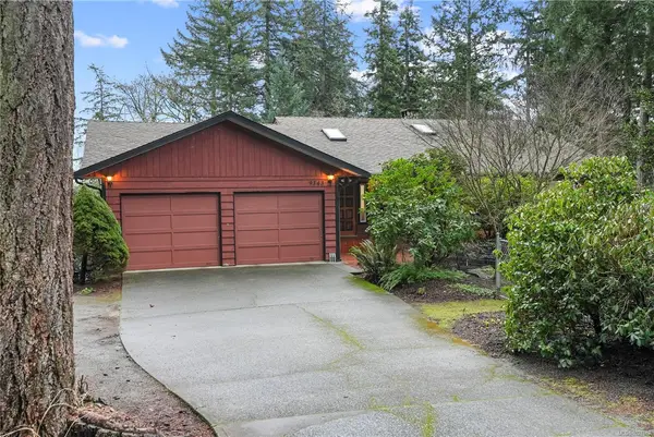 9343 Carnoustie Cres, North Saanich BC V8L 5G7 - 4 bed, 4 bath in North Saanich