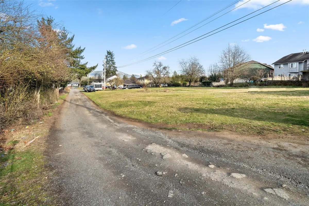 6128 Marsh Rd, Duncan BC V9L 4G6