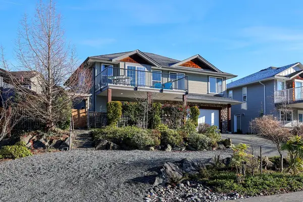 2471 Avro Arrow Dr, Comox BC V9M 0A6 - 4 bed, 3.0 bath in Comox