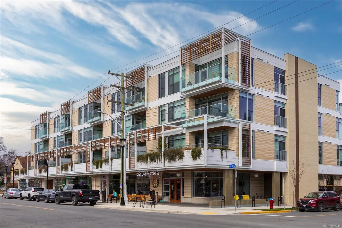 1916 Oak Bay Ave #406, Victoria BC V8R 1C7