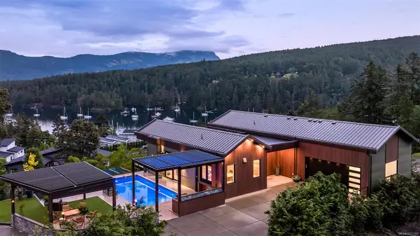 23 & 24 - 1060 Shore Pine Close # 24, Duncan BC V9L 0C4 - 6 bed, 8.0 bath in Duncan