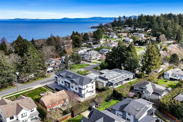1559 Ash Rd # 1, Saanich BC V8N 2S9 - 3 bed, 4 bath in Saanich