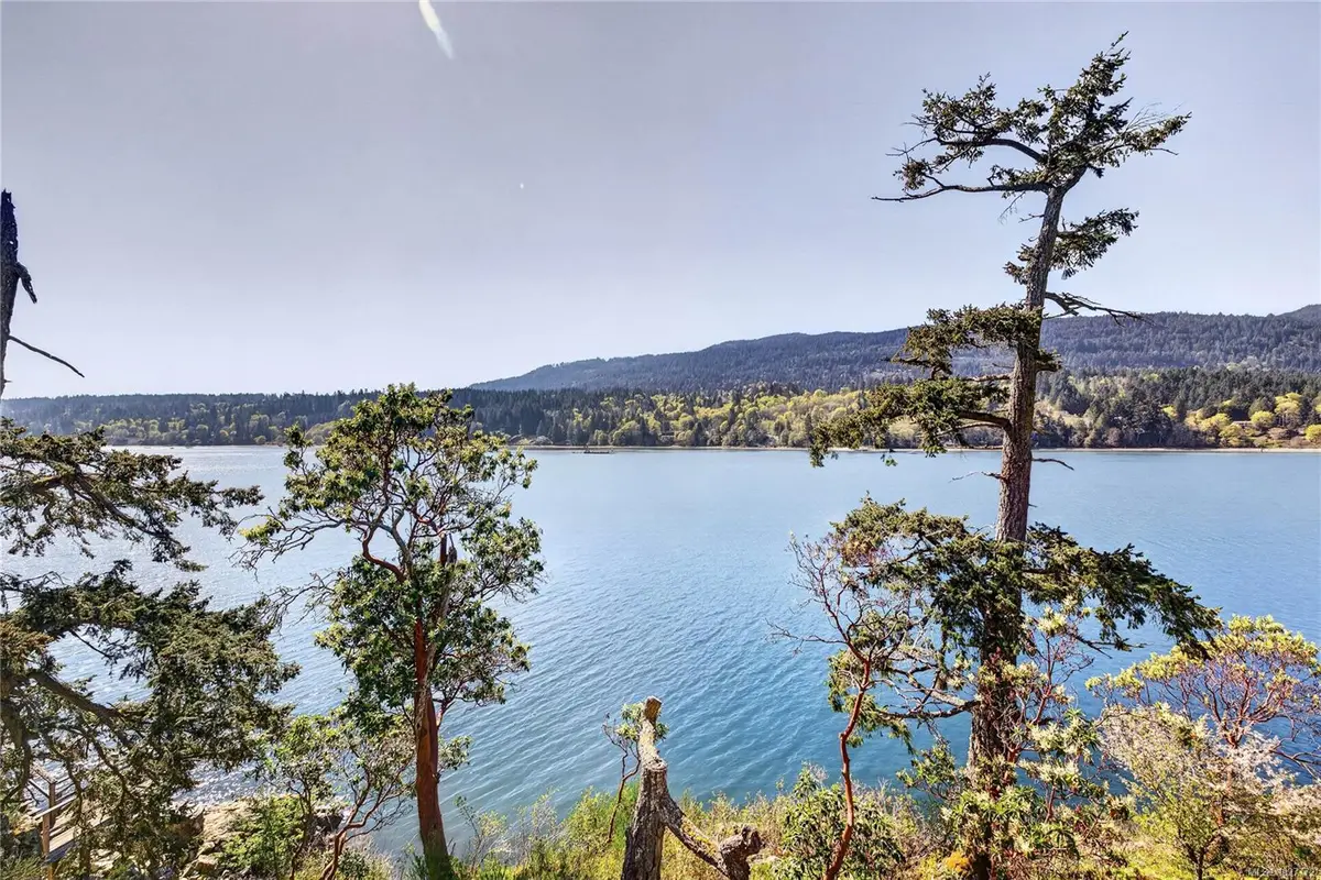 117 Morningside Rd, Salt Spring BC V8K 1X1