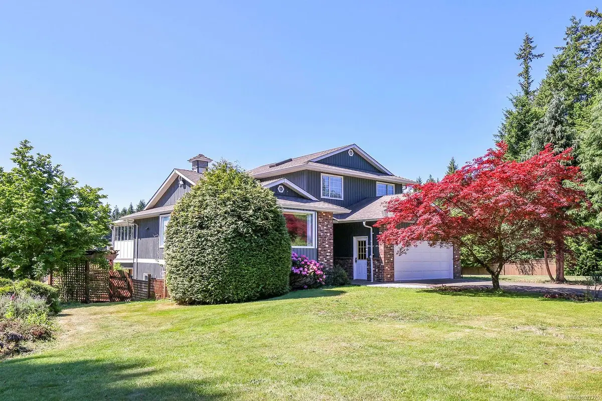 2099 Idiens Way, Comox BC V9M 3Y9