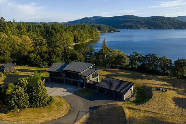 7756 West Saanich Rd, Central Saanich BC V8M 1R8 - 4 bed, 5.0 bath in Central Saanich