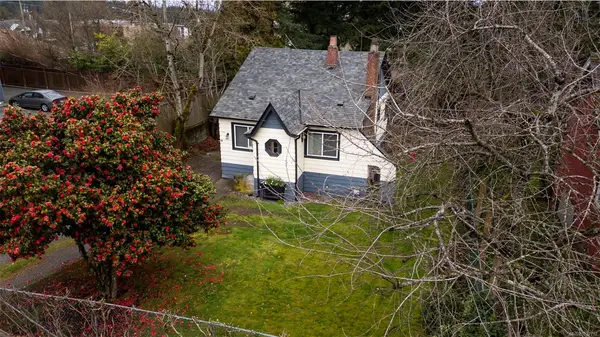 308 Holly Ave, Nanaimo BC V9S 3M2 - 2 bed, 1 bath in Nanaimo