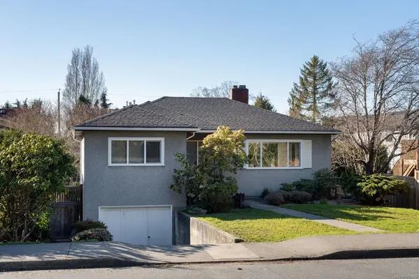 354 Foul Bay Rd, Victoria BC V8S 4G8 - 3 bed, 1 bath in Victoria