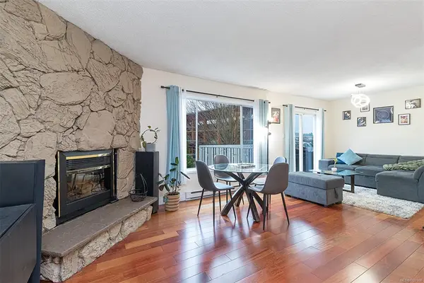 3026 Glen Lake Rd, Langford BC V9B 4B4 - 4 bed, 3 bath in Langford