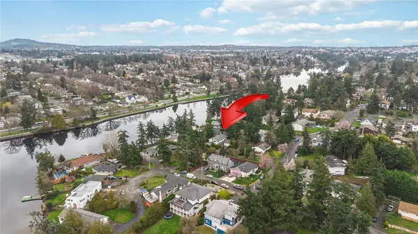 1388 Treebank Rd W, Esquimalt BC V9A 6Y8 - 6 bed, 3 bath in Esquimalt