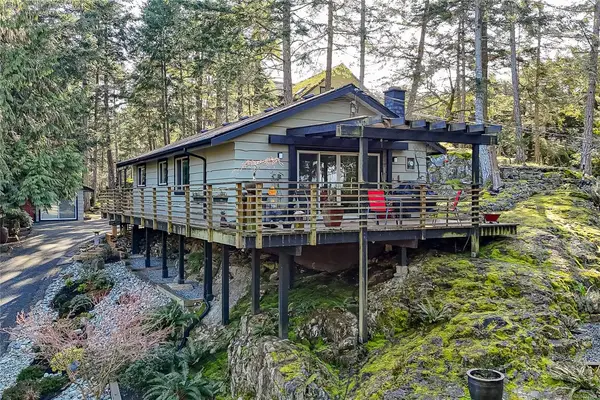 1650 Claudet Rd, Nanoose Bay BC V9P 9B4 - 2 bed, 1 bath in Nanoose Bay
