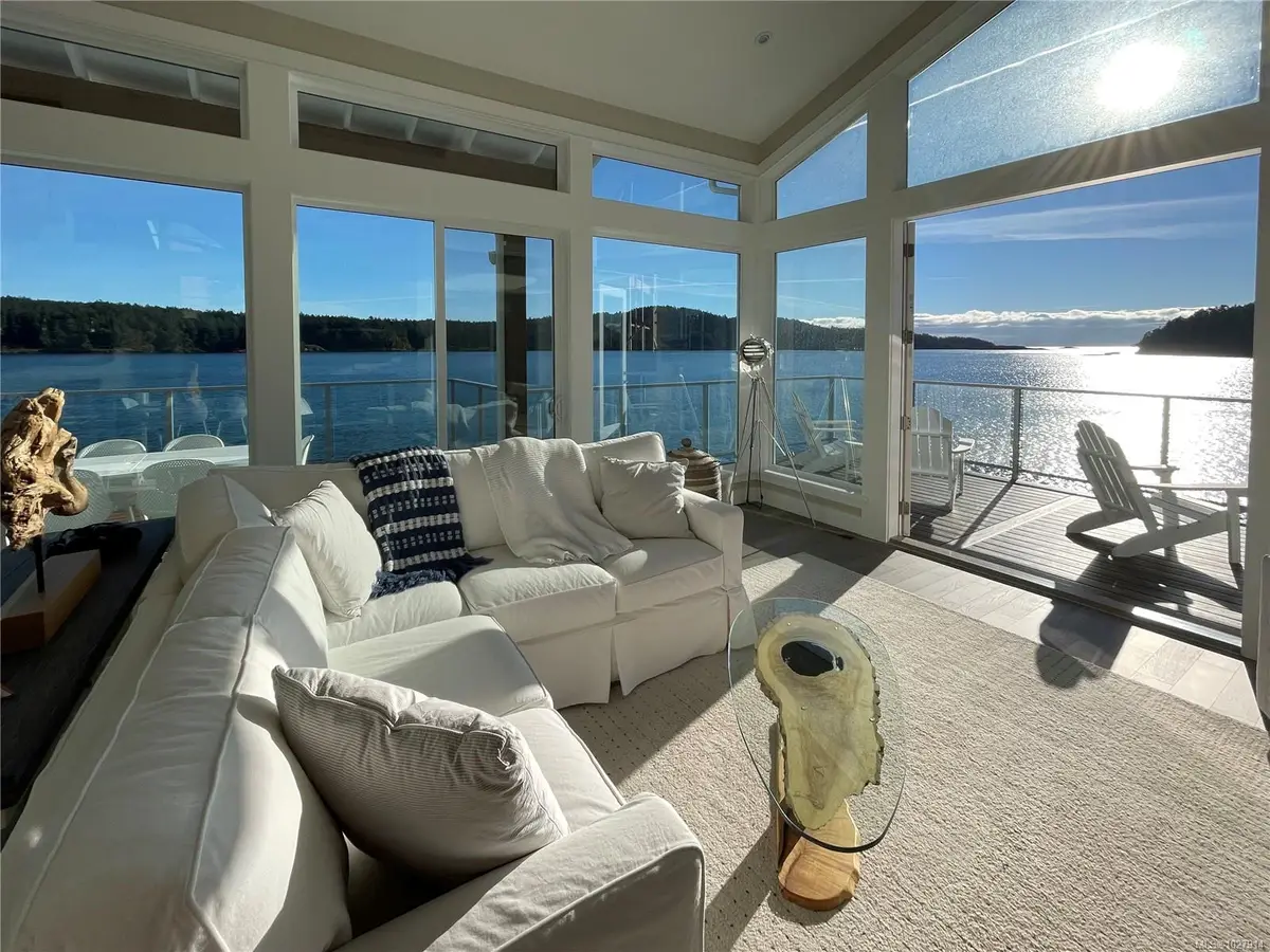 812 Sunset Pt, Sooke BC V9Z 1N6
