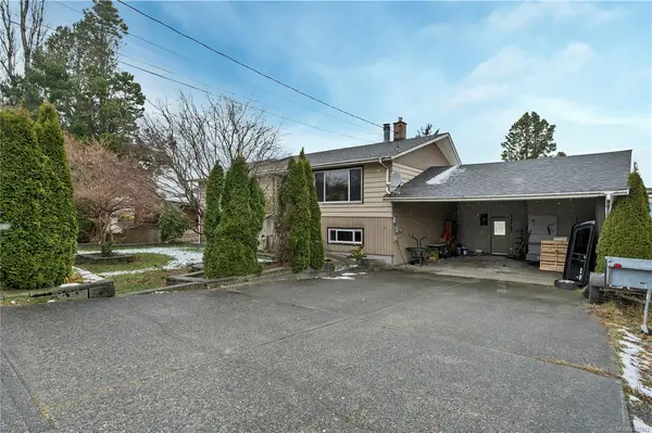 400 Englewood Dr, Port McNeill BC V0N 2R0 - 4 bed, 2 bath in Port McNeill