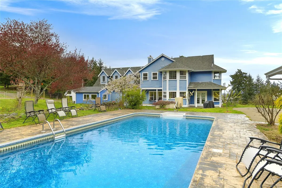 488 McKercher Rd, Mayne Island BC V0N 2J2