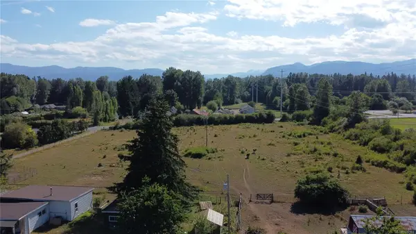 4766 Headquarters Rd, Courtenay BC V9N 9H4 - 3 bed, 2 bath in Courtenay