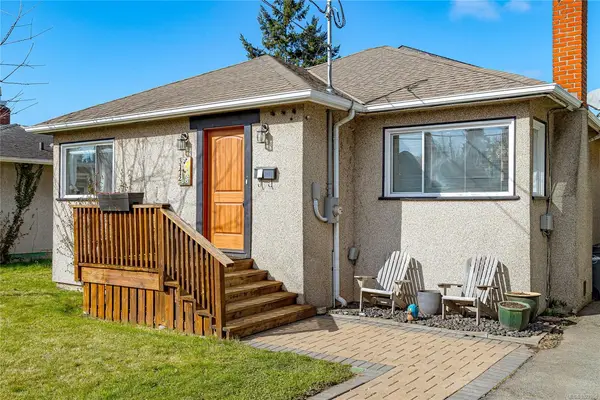 3172 Wascana St, Saanich BC V9A 1W3 - 3 bed, 3 bath in Saanich