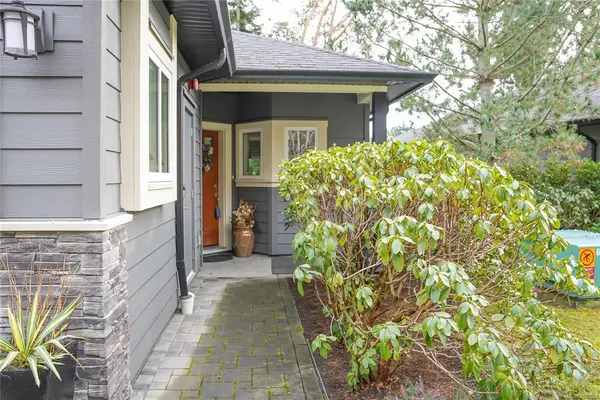 2319 Chilco Rd # 7, View Royal BC V9B 6S7 — Pending Sale in View Royal