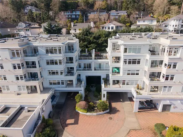 5110 Cordova Bay Rd # 306, Saanich BC V8Y 2K5