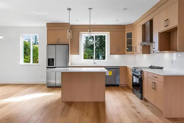 1559 Ash Rd # 4, Saanich BC V8N 2S9 - 3 bed, 4 bath in Saanich