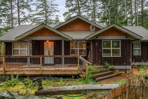 685 Rollo Rd, Gabriola Island BC V0R 1X3 - 3 bed, 2 bath in Gabriola Island