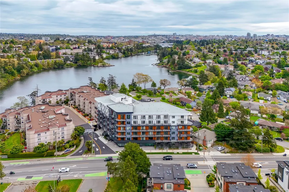 1075 Tillicum Rd #208, Esquimalt BC V9A 0L5