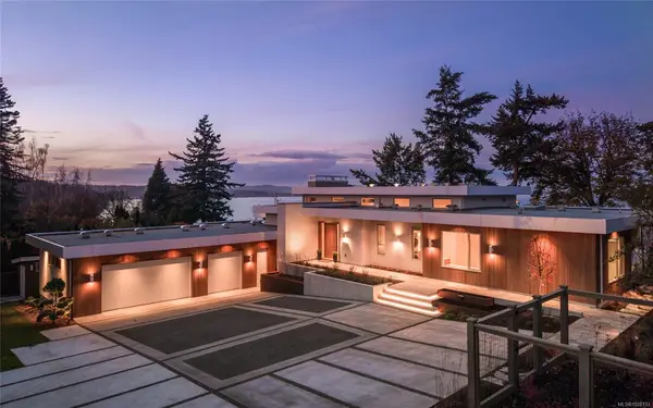 4570 Bissenden Pl, Saanich BC V8N 3K4