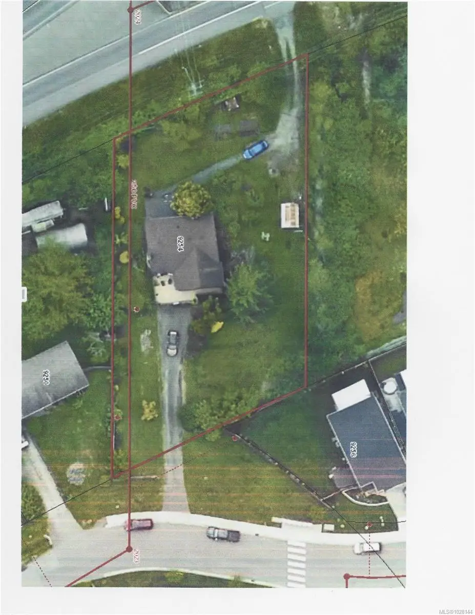 9254 Rideau Ave, North Saanich BC V8L 1E8