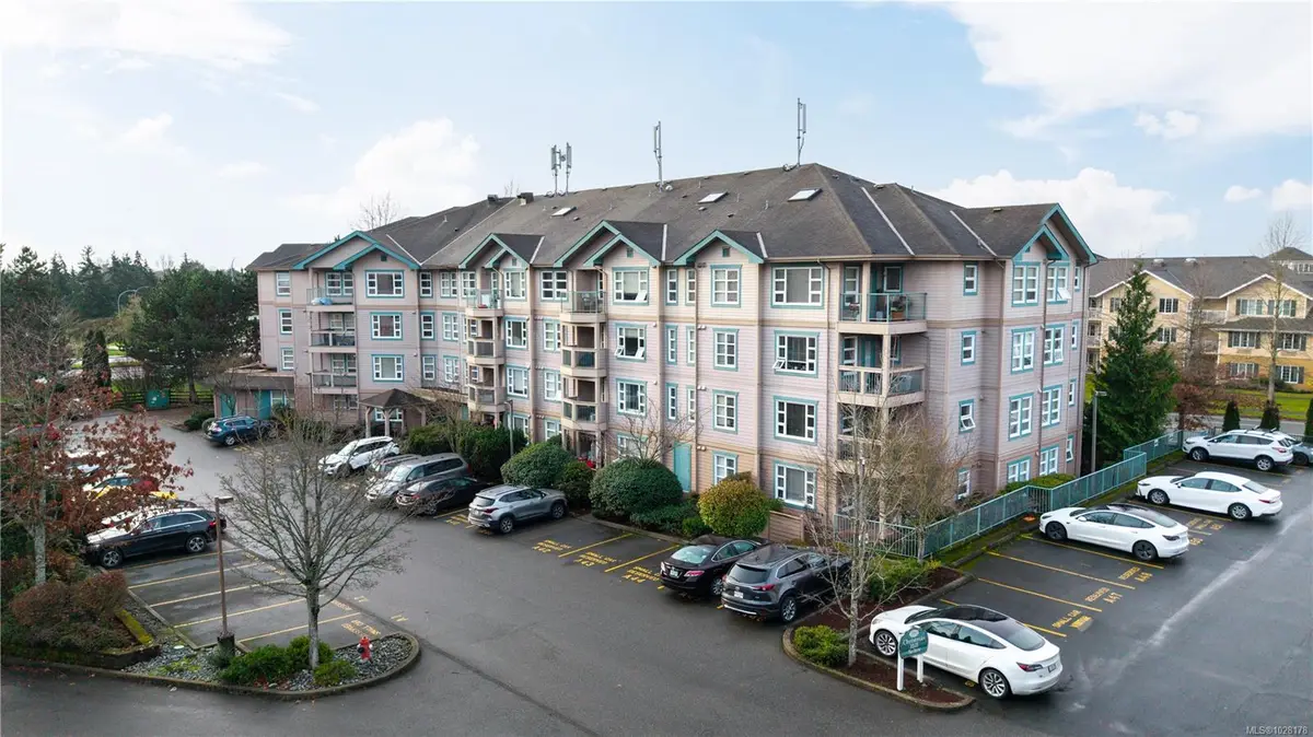 789 Blackberry Rd, Saanich BC V8X 5J3