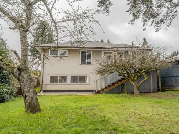 421 Juniper St, Nanaimo BC V9S 1X7 - 7 bed, 2 bath in Nanaimo