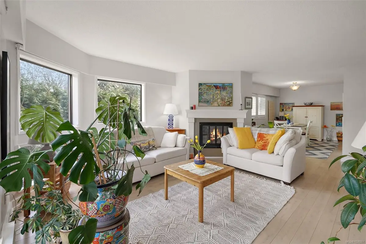 1252 Pandora Ave # 204, Victoria BC V8V 3R4