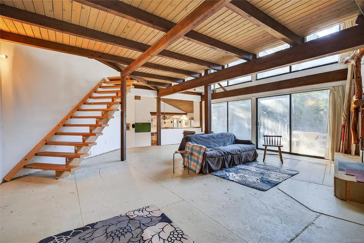 160 Sky Valley Rd, Salt Spring BC V8K 2C7