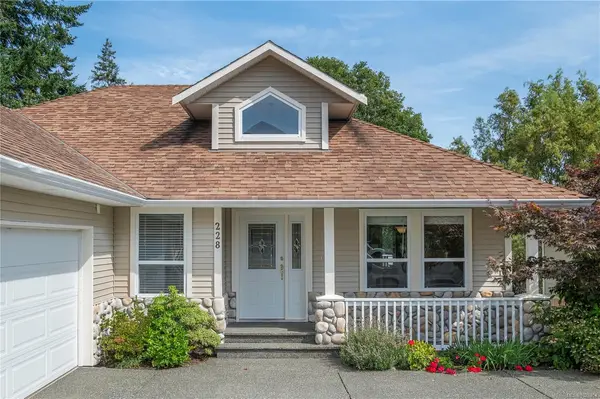 228 Maryland Rd, Campbell River BC V9W 8H5 - 5 bed, 4 bath in Campbell River