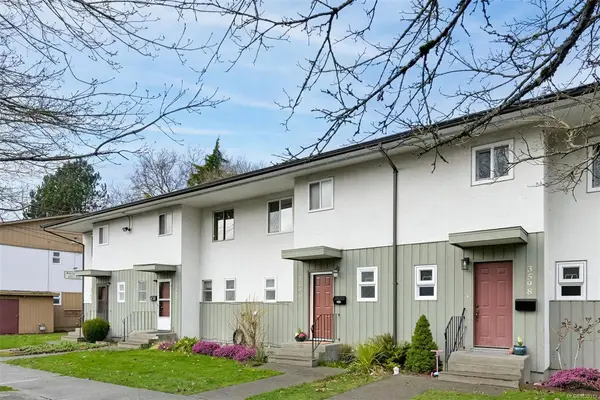 3596 Tillicum Rd, Saanich BC V8Z 4H4 - 3 bed, 2 bath in Saanich