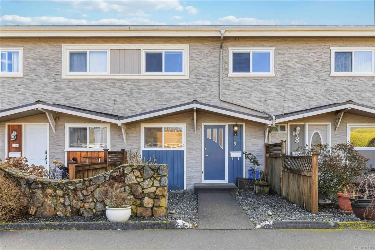 10145 Third St # 9, Sidney BC V8L 3B5