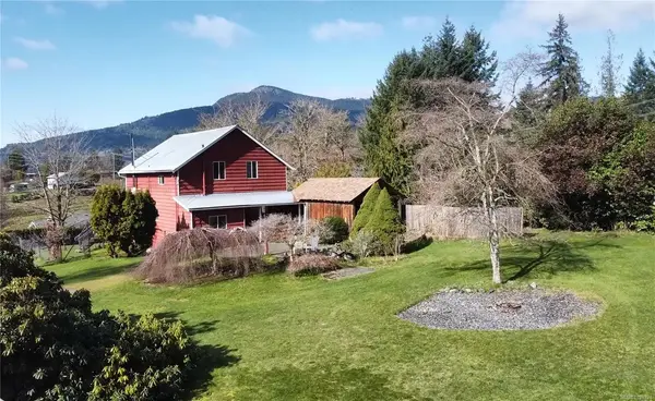 6883 Westcott Rd, Duncan BC V9L 6A4 - 5 bed, 2 bath in Duncan