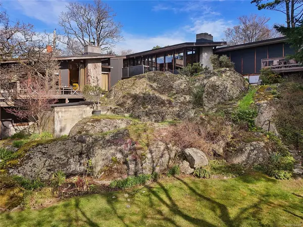 404 Henry St, Victoria BC V9A 3J4