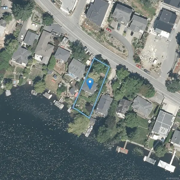 1211 Goldstream Ave, Langford BC V9B 2Y9 - 3 bed, 1 bath in Langford