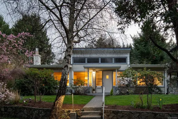 2533 Sinclair Rd, Saanich BC V8N 1P7 - 3 bed, 2.0 bath in Saanich