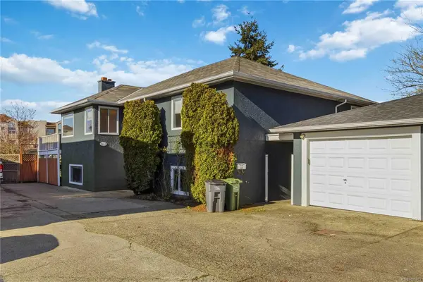 3002 Cedar Hill Rd # B, Victoria BC V8T 3J3 - 6 bed, 3 bath in Victoria