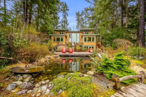 1257 Lynn Rd, Tofino BC V0R 2Z0