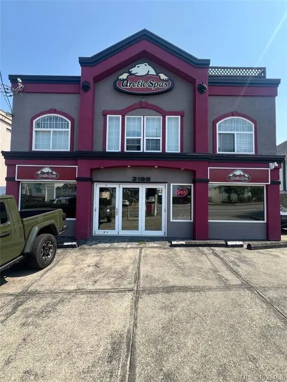 3185 Quadra St, Victoria BC V8X 1E9
