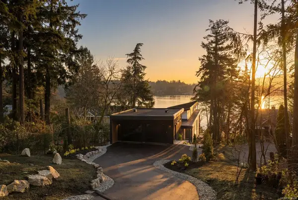 11392 Chalet Rd, North Saanich BC V8L 5L9 - 4 bed, 4 bath in North Saanich