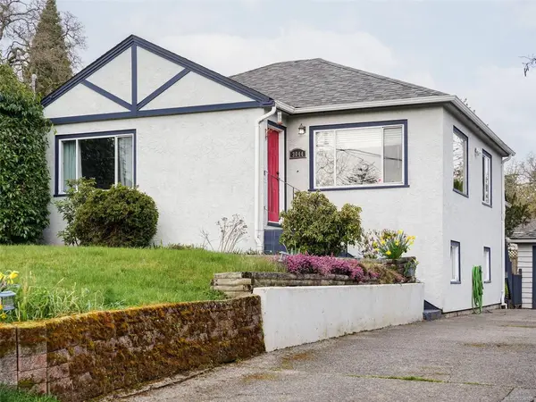 3044 Austin Ave, Saanich BC V9A 2L2 - 3 bed, 2.0 bath in Saanich