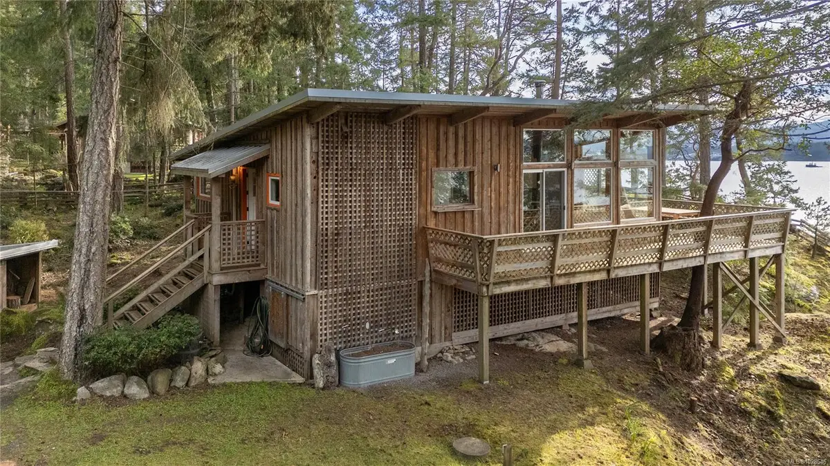 811 Canso Rd, Gabriola Island BC V0R 1X2