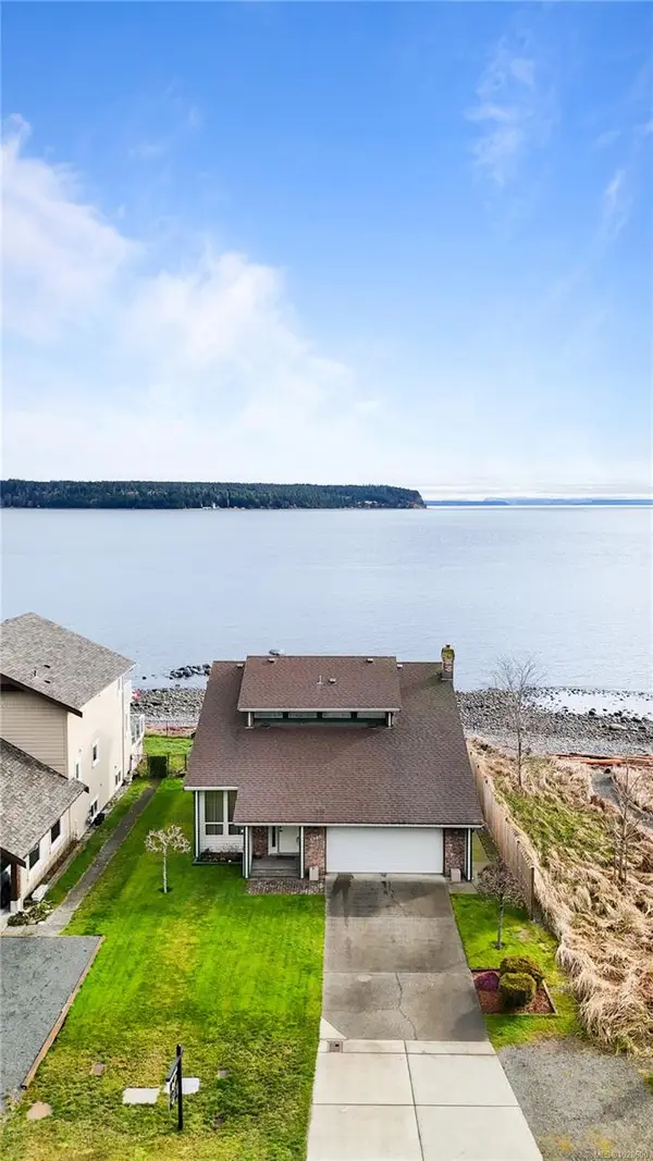 1081 Island Hwy S, Campbell River BC V9W 1B4 - 3 bed, 3 bath in Campbell River