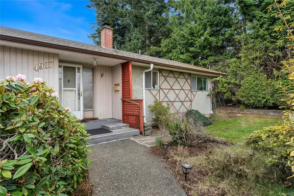 4987 Wesley Rd, Saanich BC V8Y 1Z1 - 4 bed, 1 bath in Saanich