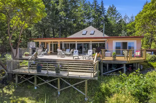 371 McCurdy Dr, Malahat BC V0R 2L0 - 4 bed, 5.0 bath in Malahat